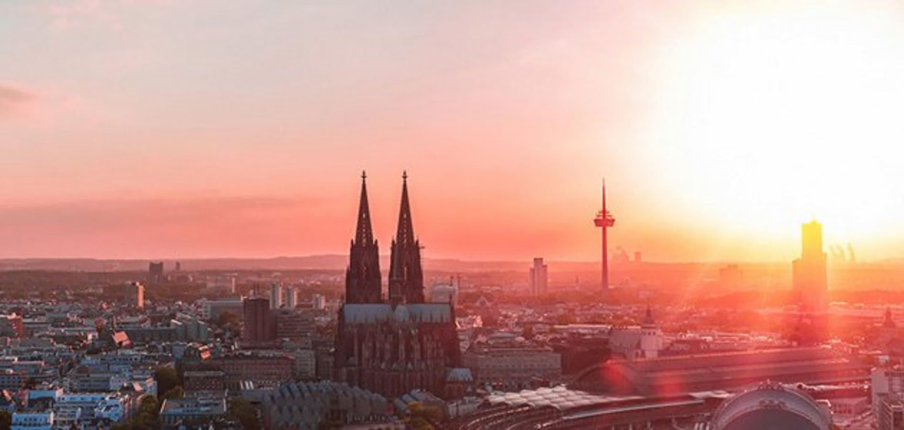 Glasfaserausbau Jetzt informieren Luftbild der Stadt Köln