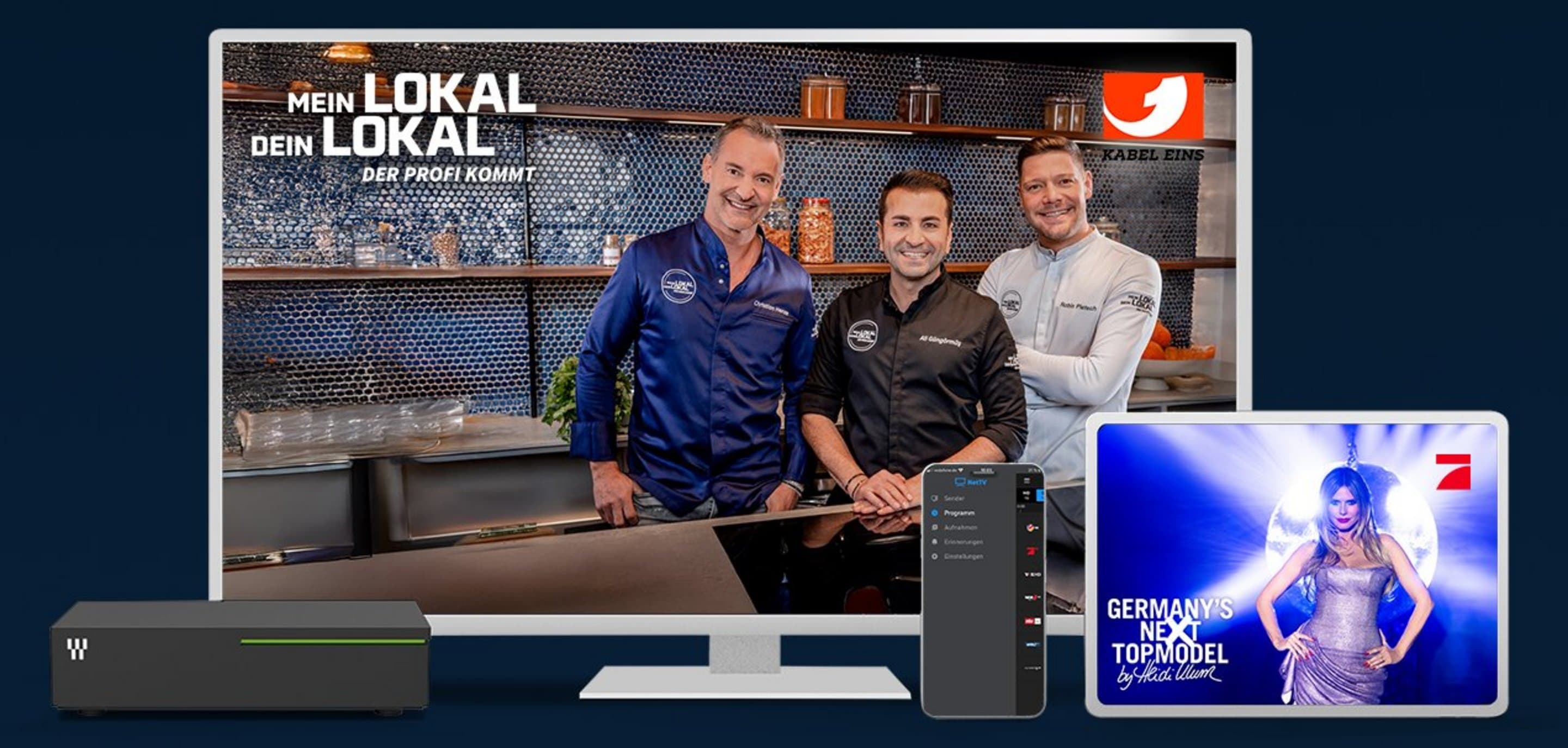 NetTV über Internet auf verschiedenen Geräten NetTV-Box, Fernseher, Smartphone und Laptop vor blauem Hintergrund spielen NetTV-App ab
