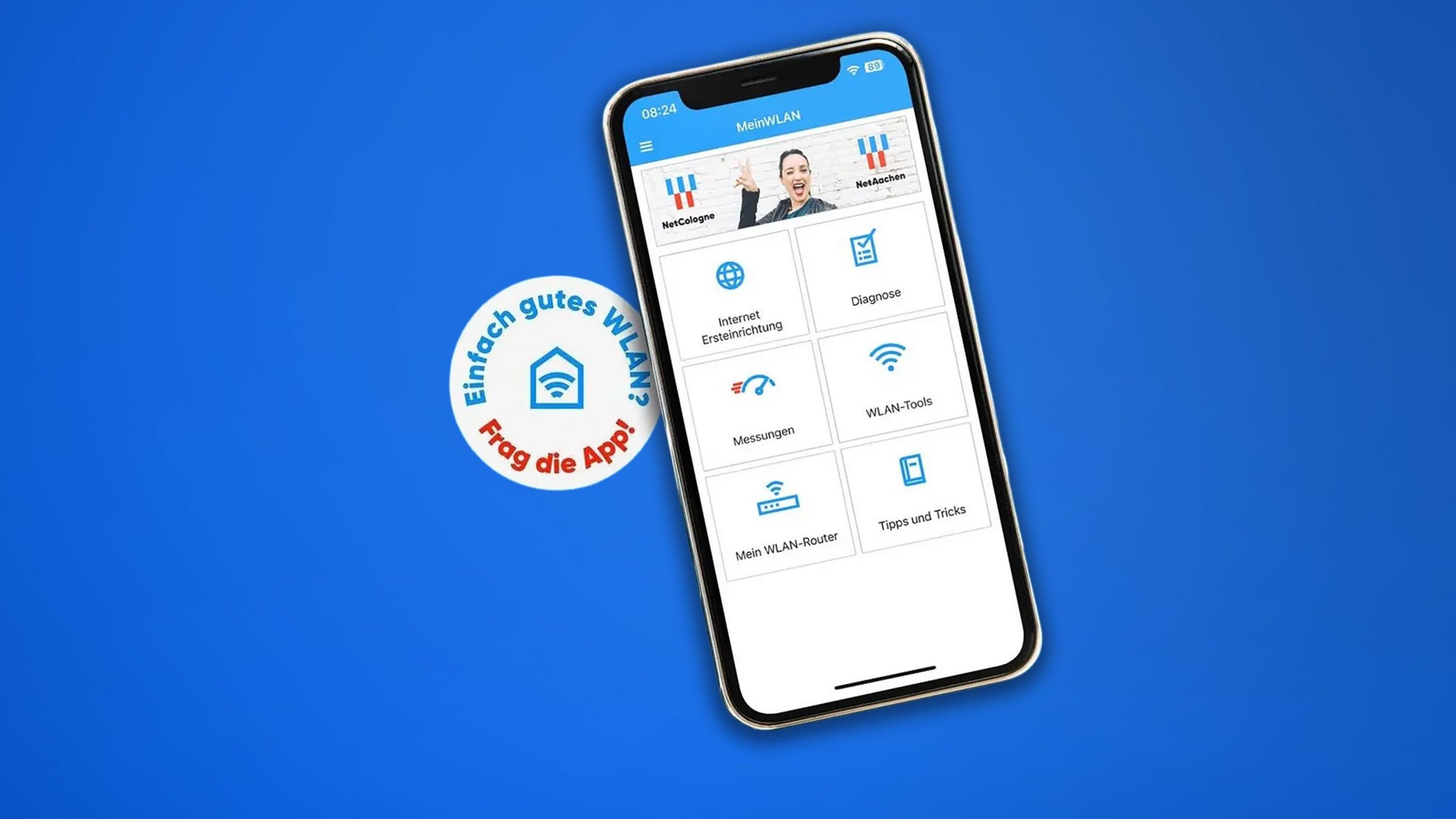 Blauer Hintergrund auf dem ein Sticker mit der Aufschrift "Einfach gutes WLAN?" Frag die App!" klebt. Neben dem Sticker ist ein Smartphone mit der geöffneten MeinWLAN-App zu sehen.